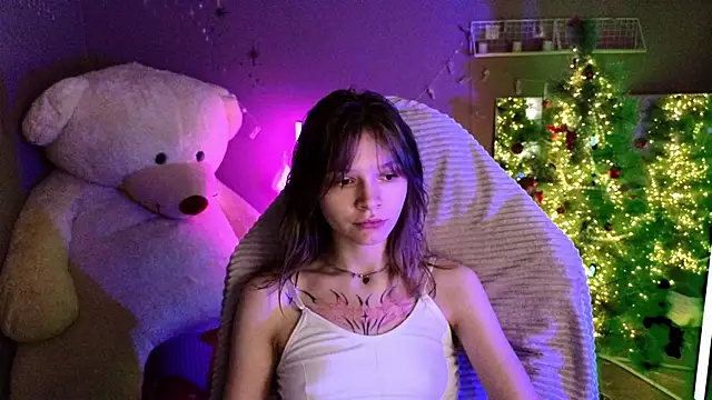 LitaBrom online show from December 17, 2025, 9:03 am