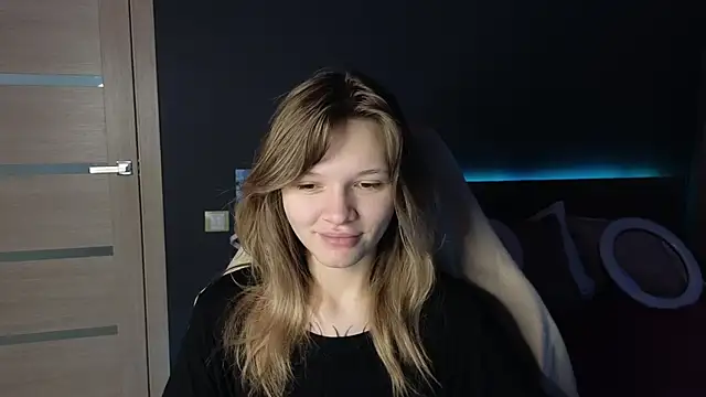 LitaBrom online show from October 3, 2025, 1:42 am