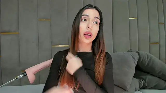 eva lim online show from November 26, 2025, 3:34 pm