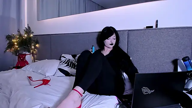 Snapshot of _Goddess_Misha_ chatting on January 5, 2025, 11:12 pm Goddess Misha online show from January 5, 2025, 11:12 pm
