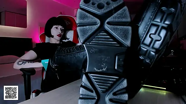 Snapshot of _Goddess_Misha_ chatting on November 16, 2025, 9:08 pm Goddess Misha online show from November 16, 2025, 9:08 pm