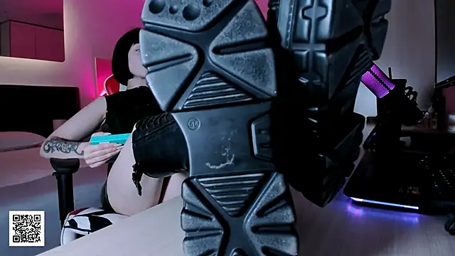 Snapshot of _Goddess_Misha_ chatting on November 26, 2025, 9:04 pm Goddess Misha online show from November 26, 2025, 9:04 pm