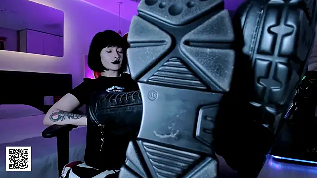 Snapshot of _Goddess_Misha_ chatting on October 29, 2025, 9:03 pm Goddess Misha online show from October 29, 2025, 9:03 pm