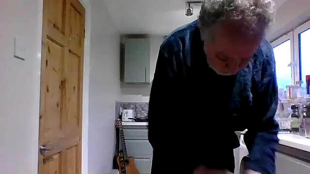 Snapshot of jimmybenido chatting on February 23, 2025, 5:07 pm jimmybenido online show from February 23, 2025, 5:07 pm