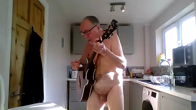 Snapshot of jimmybenido chatting on May 4, 2026, 4:43 pm jimmybenido online show from May 4, 2026, 4:43 pm