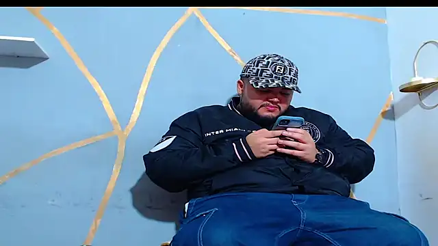 Snapshot of damian_chubby chatting on November 24, 2025, 7:19 am damian chubby online show from November 24, 2025, 7:19 am