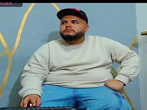 Snapshot of damian_chubby chatting on November 16, 2025, 7:35 am damian chubby online show from November 16, 2025, 7:35 am