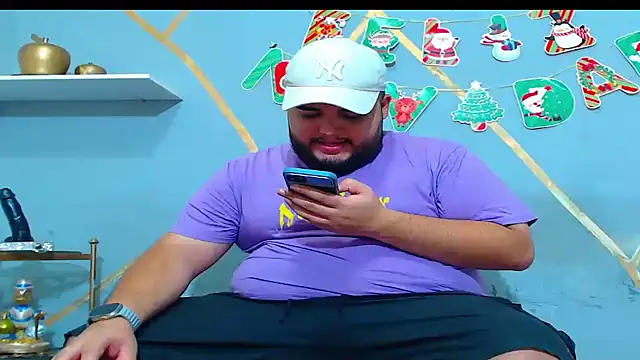 Snapshot of damian_chubby chatting on November 24, 2025, 10:43 pm damian chubby online show from November 24, 2025, 10:43 pm