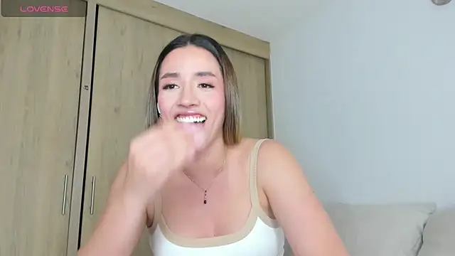 honeyann08 online show from February 15, 2025, 8:34 pm