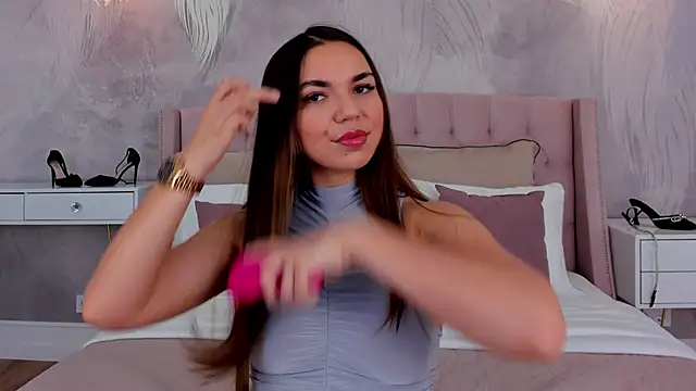 CamillaLarson online show from September 20, 2025, 5:01 am