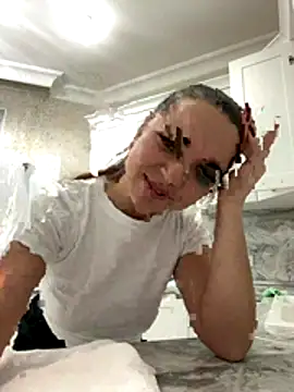 CamillaLarson online show from December 5, 2025, 8:50 pm