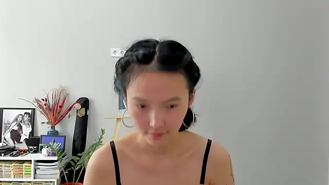 Snapshot of ailey_chao chatting on April 6, 2026, 5:19 am ailey chao online show from April 6, 2026, 5:19 am