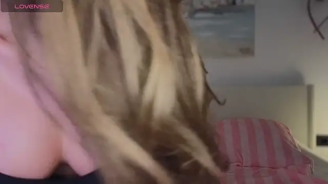 Snapshot of ReyaSophia chatting on March 29, 2026, 7:26 pm ReyaSophia online show from March 29, 2026, 7:26 pm