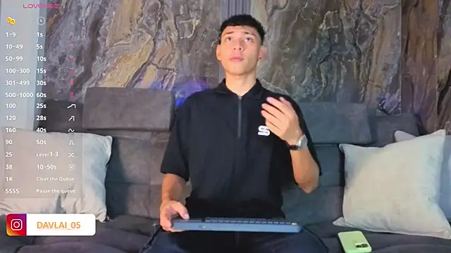Snapshot of Daviid_laidd chatting on April 17, 2026, 8:22 pm Daviid laidd online show from April 17, 2026, 8:22 pm