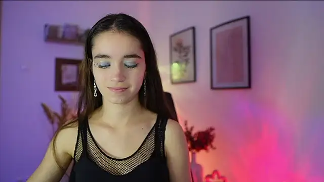 Gia Paige18 online show from October 31, 2025, 9:06 am