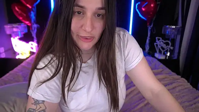 Snapshot of JuicyBeRrys chatting on February 16, 2025, 4:10 pm JuicyBeRrys online show from February 16, 2025, 4:10 pm