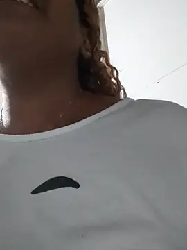 ELLA KELLY online show from April 8, 2026, 12:28 pm