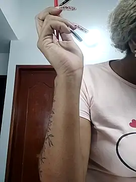 ELLA KELLY online show from December 16, 2025, 11:47 am