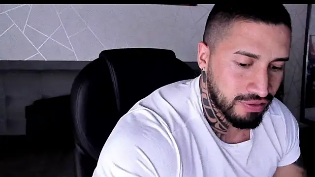 Snapshot of Cristian_Walker chatting on February 2, 2026, 9:36 pm Cristian Walker online show from February 2, 2026, 9:36 pm