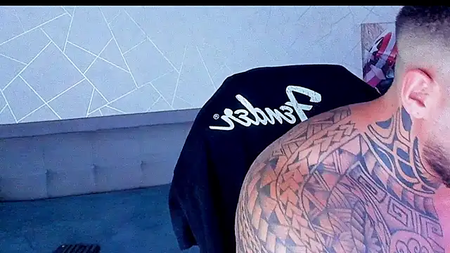 Snapshot of Cristian_Walker chatting on April 16, 2026, 11:22 am Cristian Walker online show from April 16, 2026, 11:22 am