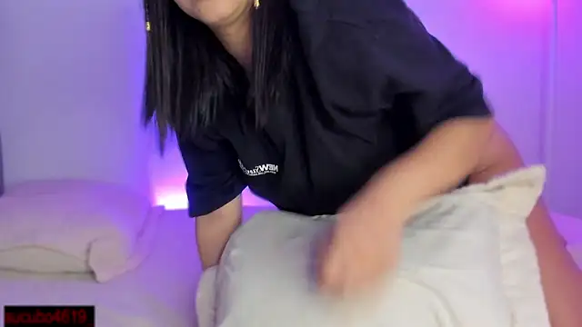 Snapshot of MelodyAdamss chatting on November 9, 2025, 2:15 am MelodyAdamss online show from November 9, 2025, 2:15 am