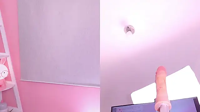 Snapshot of Keisy_Kloe chatting on October 29, 2025, 1:43 pm Keisy Kloe online show from October 29, 2025, 1:43 pm