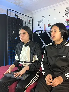 1lovelygirls online show from November 17, 2025, 12:20 pm