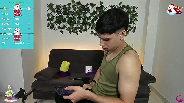 Snapshot of jonathanjoestar_ chatting on December 13, 2024, 11:28 pm jonathanjoestar online show from December 13, 2024, 11:28 pm