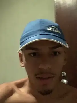 Snapshot of dolariano chatting on December 6, 2024, 8:45 pm dolariano online show from December 6, 2024, 8:45 pm