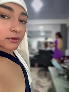 lalilamassu1 online show from July 3, 2026, 4:24 pm