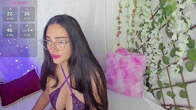 Snapshot of zara41 chatting on February 24, 2026, 3:24 pm zara41 online show from February 24, 2026, 3:24 pm