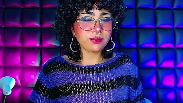 kuromi69 online show from February 8, 2025, 11:01 am