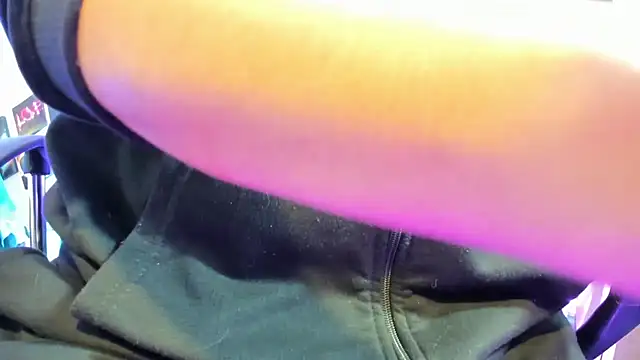 kuromi69 online show from February 14, 2026, 4:45 am