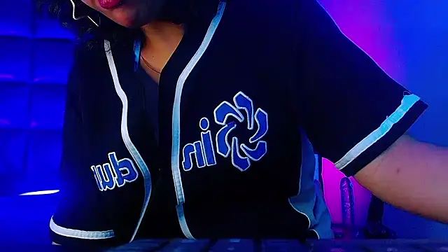 kuromi69 online show from March 11, 2025, 10:51 am