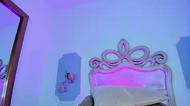 Sara  Williams online show from November 19, 2025, 3:50 am