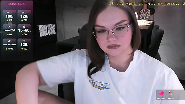 Snapshot of EvaBae chatting on January 15, 2025, 12:25 pm EvaBae online show from January 15, 2025, 12:25 pm