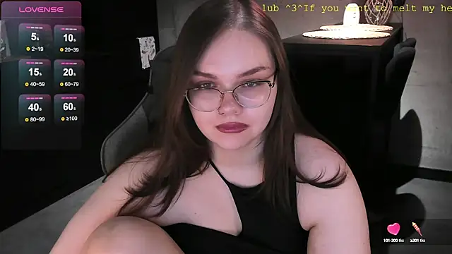 Snapshot of EvaBae chatting on January 13, 2025, 4:41 pm EvaBae online show from January 13, 2025, 4:41 pm