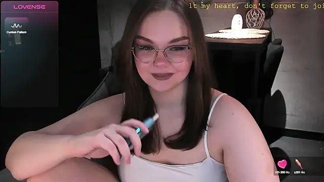 Snapshot of EvaBae chatting on January 14, 2025, 1:49 pm EvaBae online show from January 14, 2025, 1:49 pm