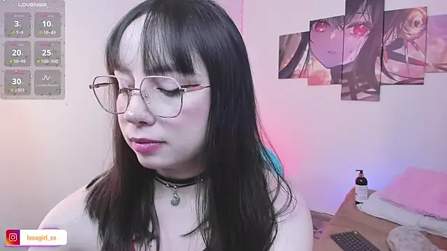Snapshot of Julieta_cott chatting on July 17, 2026, 2:20 am Julieta cott online show from July 17, 2026, 2:20 am