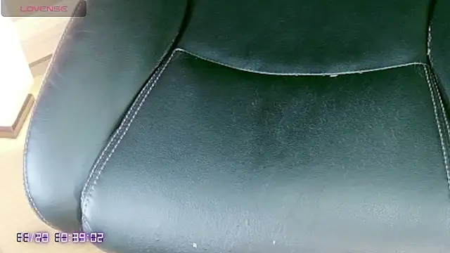 Snapshot of Hina-Happy chatting on November 20, 2025, 1:39 am Hina-Happy online show from November 20, 2025, 1:39 am