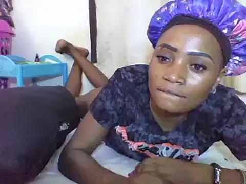 Snapshot of SpicyPetite chatting on February 28, 2025, 1:03 pm SpicyPetite online show from February 28, 2025, 1:03 pm