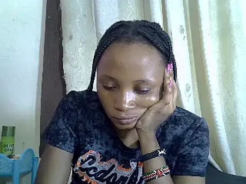 Snapshot of SpicyPetite chatting on February 26, 2025, 2:38 pm SpicyPetite online show from February 26, 2025, 2:38 pm