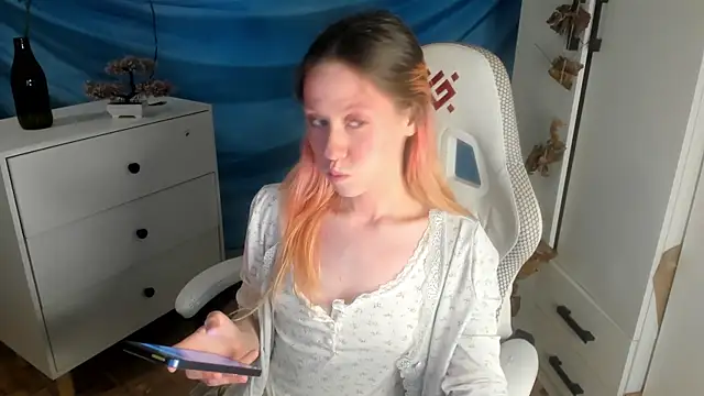 Silly  Milly online show from November 10, 2025, 5:18 pm