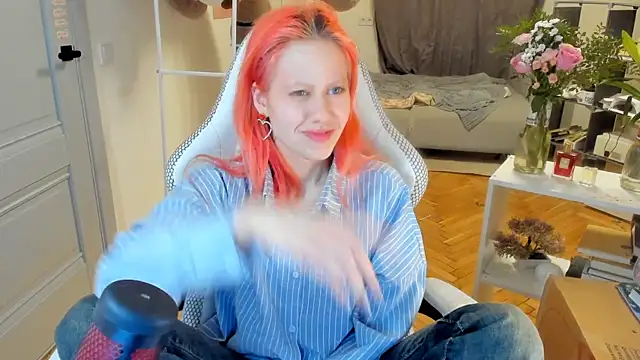 Snapshot of Silly__Milly chatting on March 8, 2025, 8:03 pm Silly  Milly online show from March 8, 2025, 8:03 pm