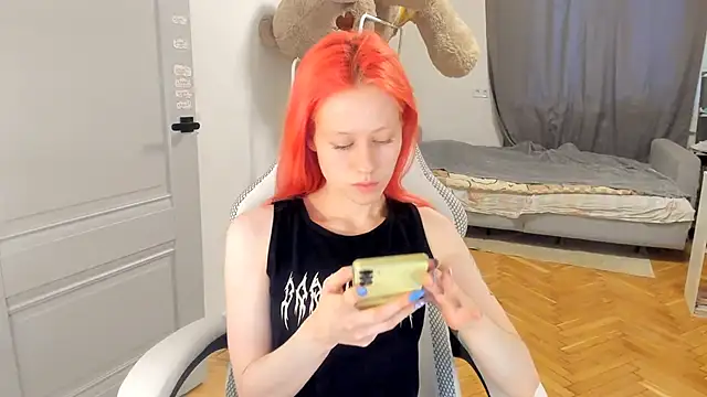 Snapshot of Silly__Milly chatting on February 7, 2025, 1:11 pm Silly  Milly online show from February 7, 2025, 1:11 pm