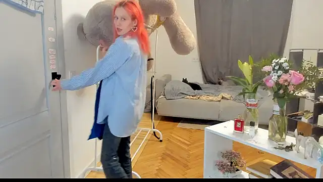 Snapshot of Silly__Milly chatting on March 8, 2025, 5:01 pm Silly  Milly online show from March 8, 2025, 5:01 pm