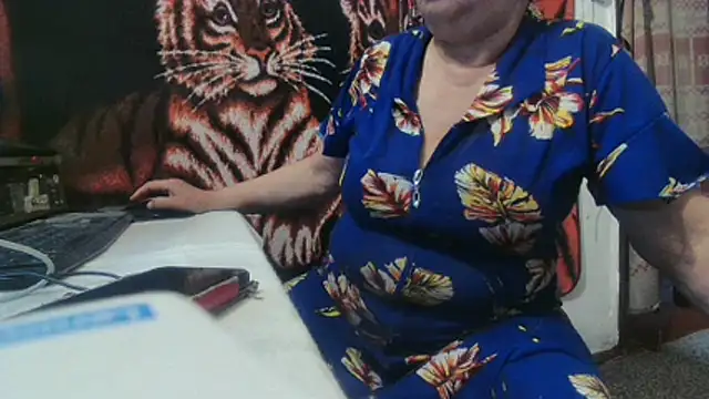 NataliiaRosa54 online show from May 9, 2026, 4:21 pm