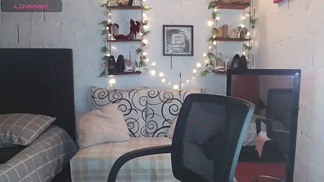 missrosario stepmoan online show from April 24, 2026, 12:40 pm