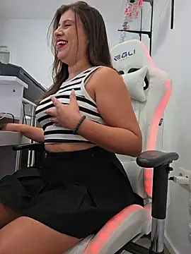 GatitaXD27 online show from October 28, 2025, 10:25 am