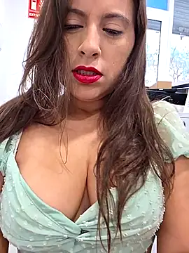 Snapshot of GatitaXD27 chatting on September 29, 2025, 9:05 am GatitaXD27 online show from September 29, 2025, 9:05 am